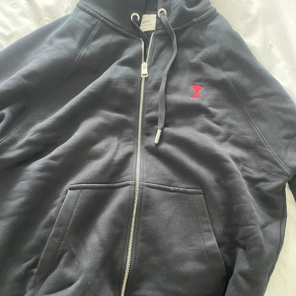 Zipped Ami de Coeur hoodie in loopback organic cotton fleece.